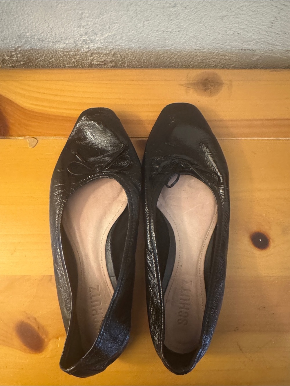 Schutz Black Arissa Metallic
Leather Crinkle Square Toe Ballet
Flats Size 7.5